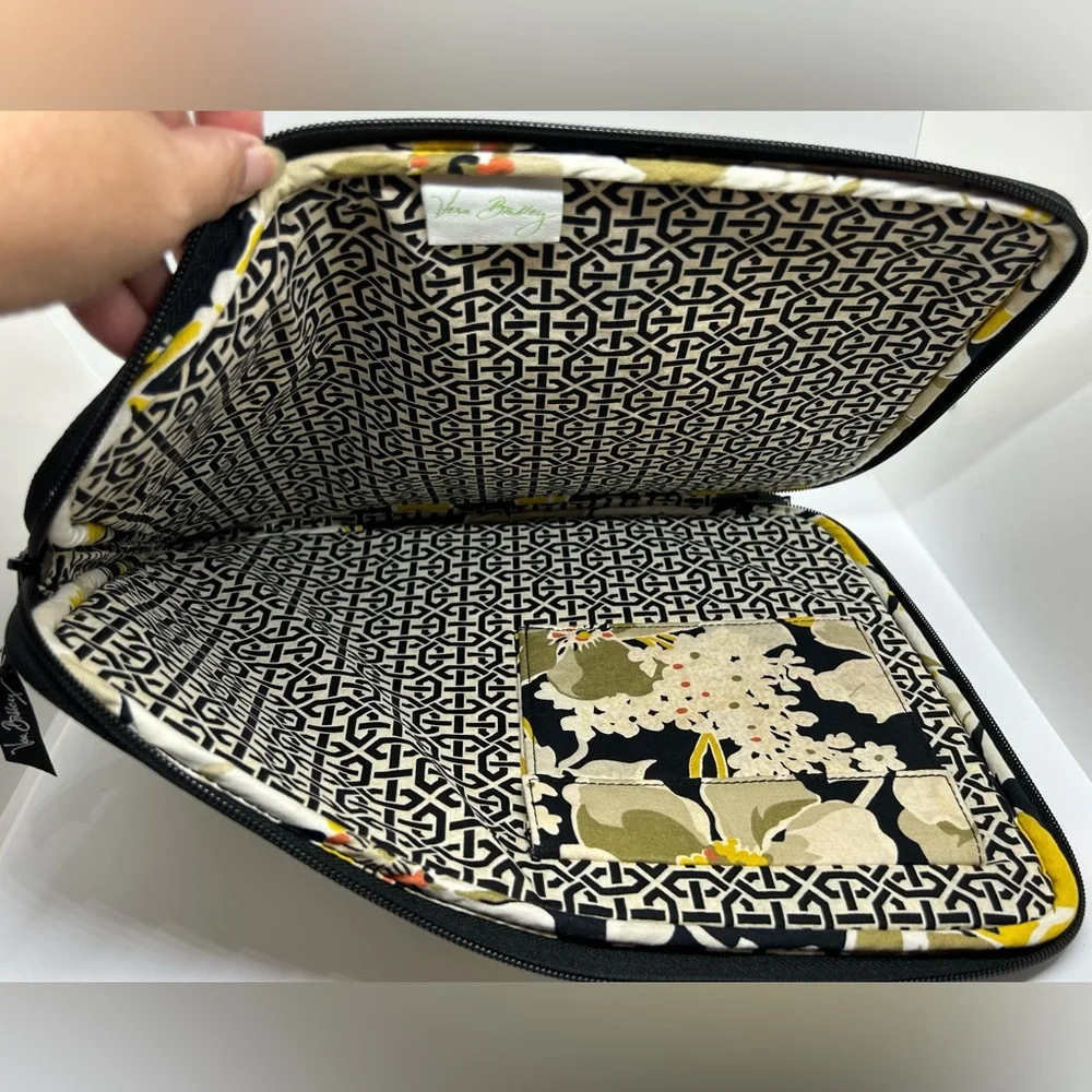 Vera Bradley Laptop Case in Retired “Dogwood” Pattern, EUC.